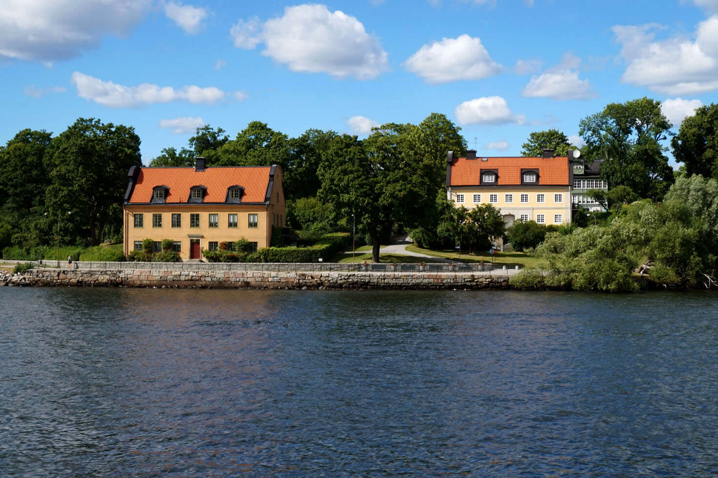 Houses close to Stcokholm