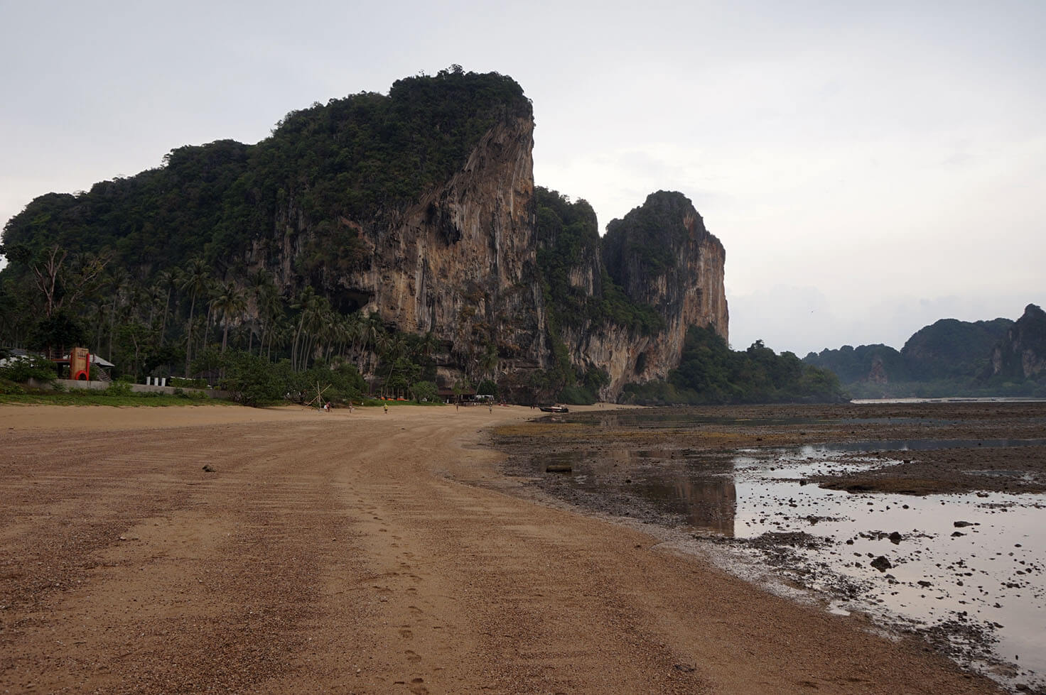Tonsai Beach