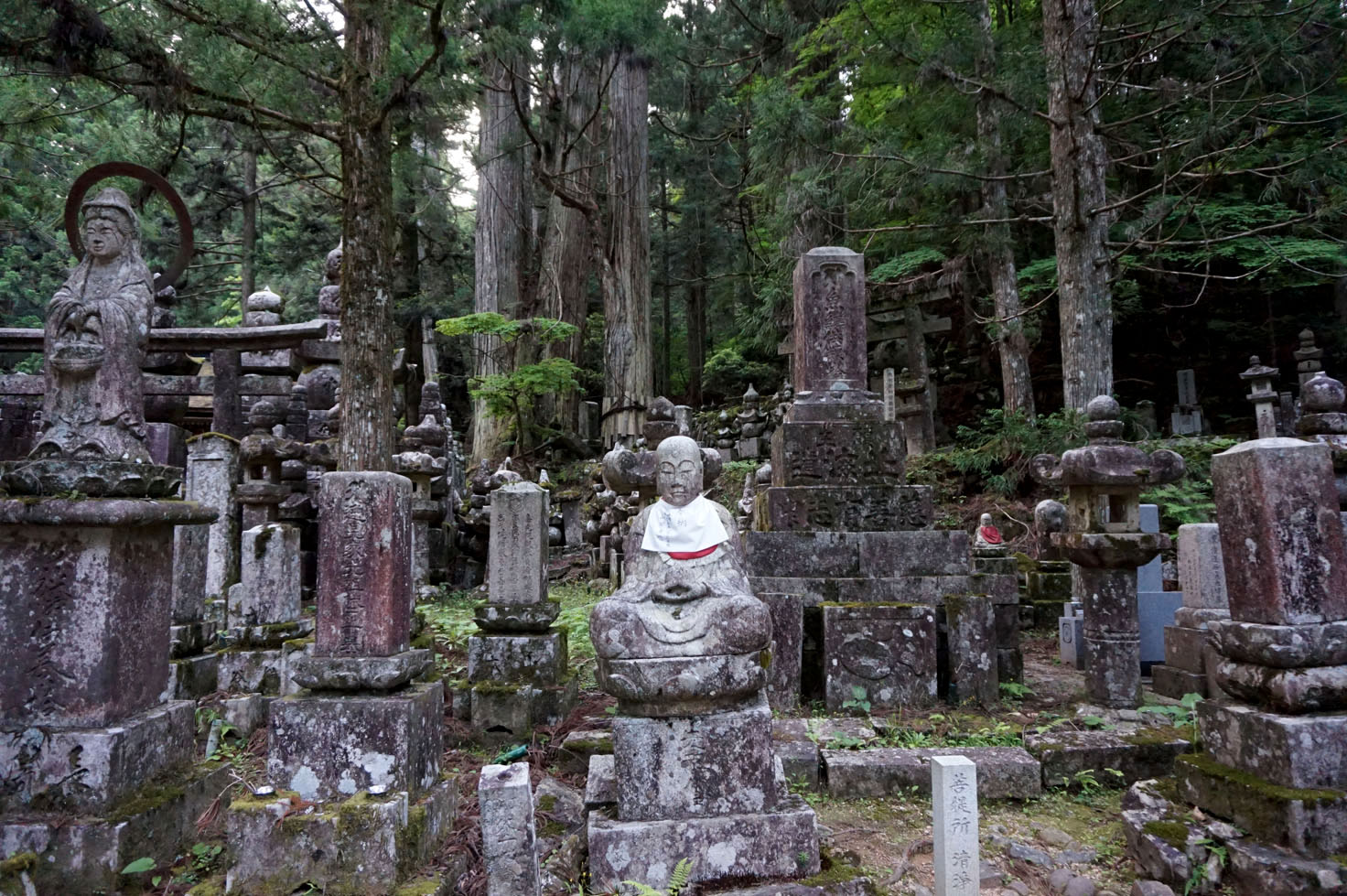 Okunoyin graveyard