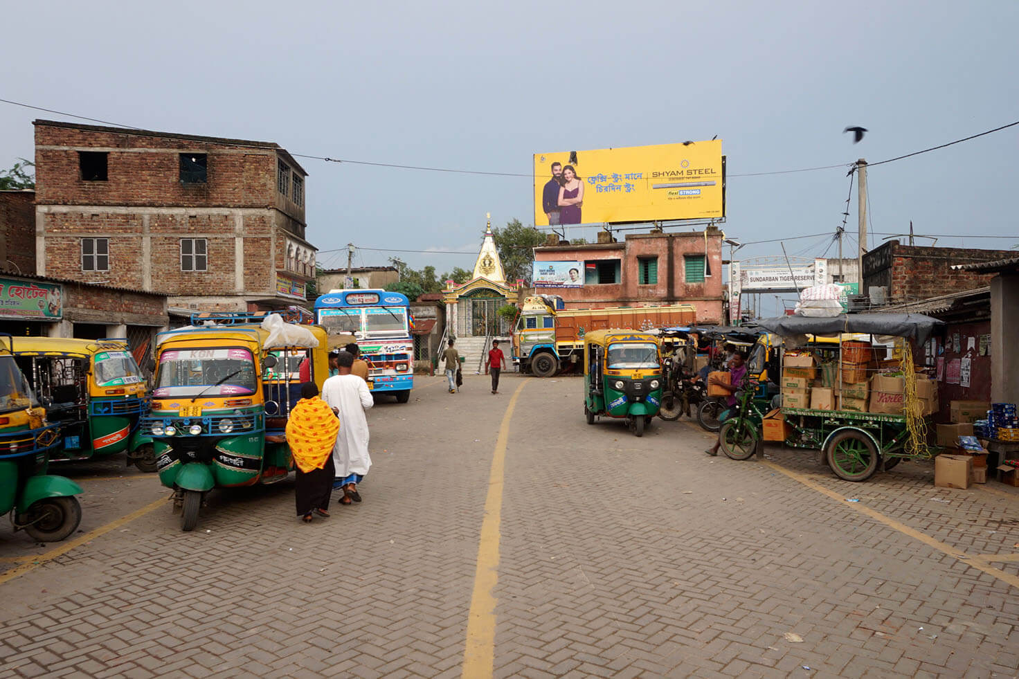 Parking lot at the end of Canning Gosaba bus route