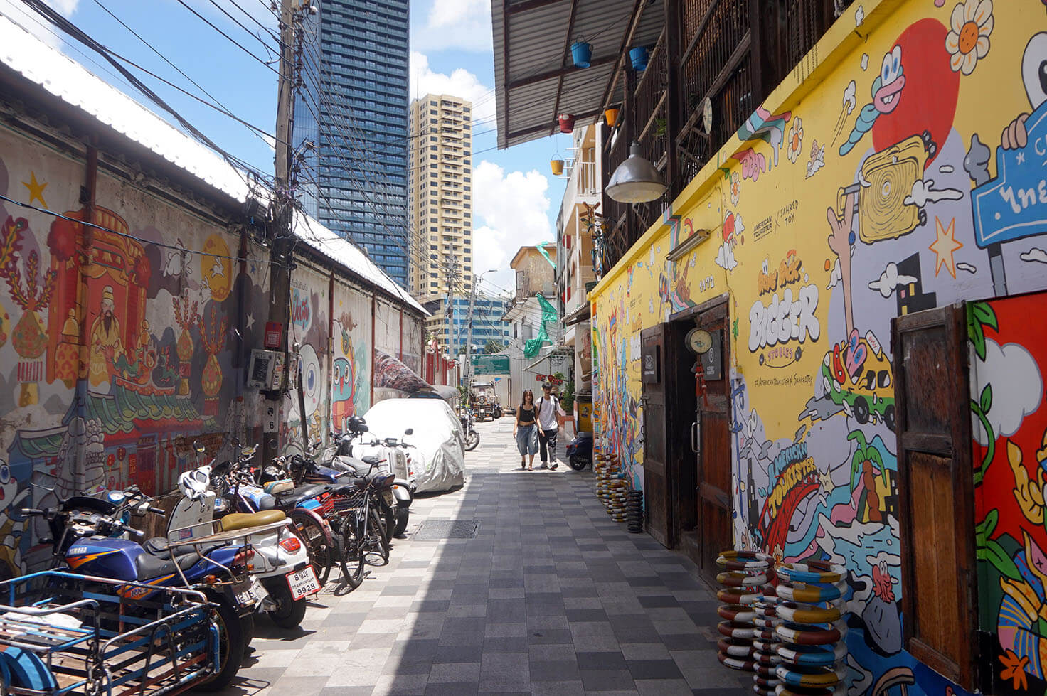 Street art in Talat Noi - Soy Duang Tawan